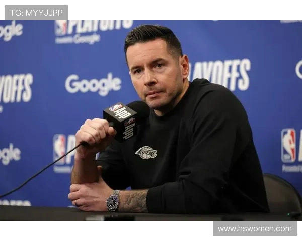 雷迪克透露双向合同球员马农二级脚踝扭伤预计将缺席全部剩余季前赛